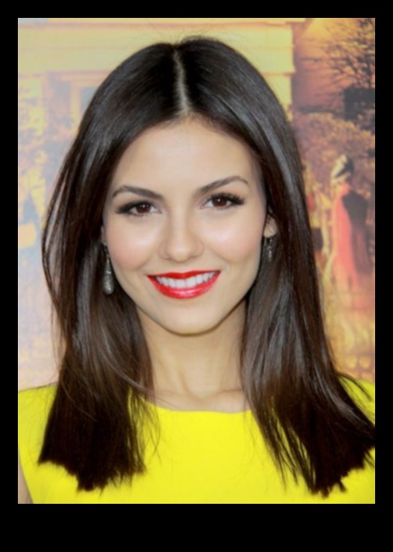 Gludas un izsmalcinātas taisnas brunešu frizūras mūsdienīgam izskatam 5 Gludas un izsmalcinātas: taisnas brunešu frizūras gludām noskaņām