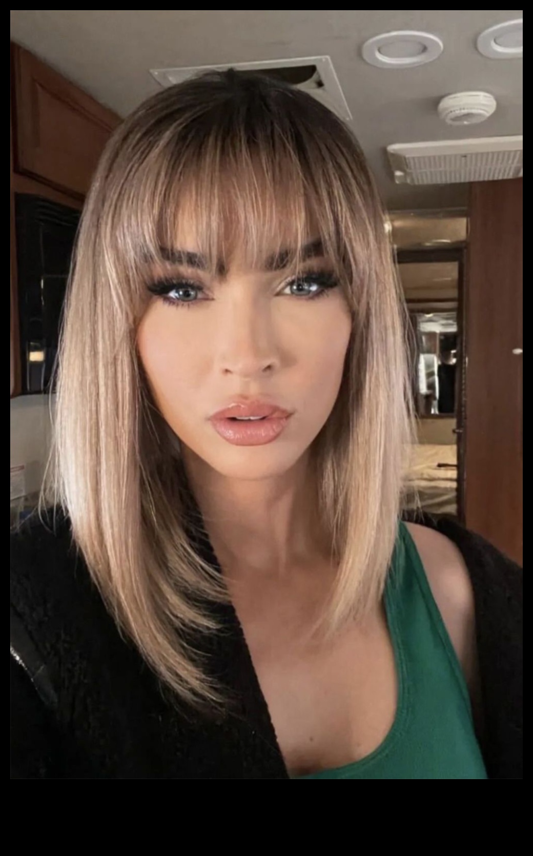 Gluds un elegants Turpinājums: izskata spodrināšana ar īsām frizūrām