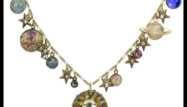 Debesu valdzinājums: izpētiet mūsu kaklarotu kolekcijas debesu skaistumu