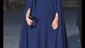 Regal Lengths neatlaidās greznas garas matu griezuma modernai karalienei 6 Regal Lengths Turpinājums: Garas frizūras, kas piemērotas honorāram